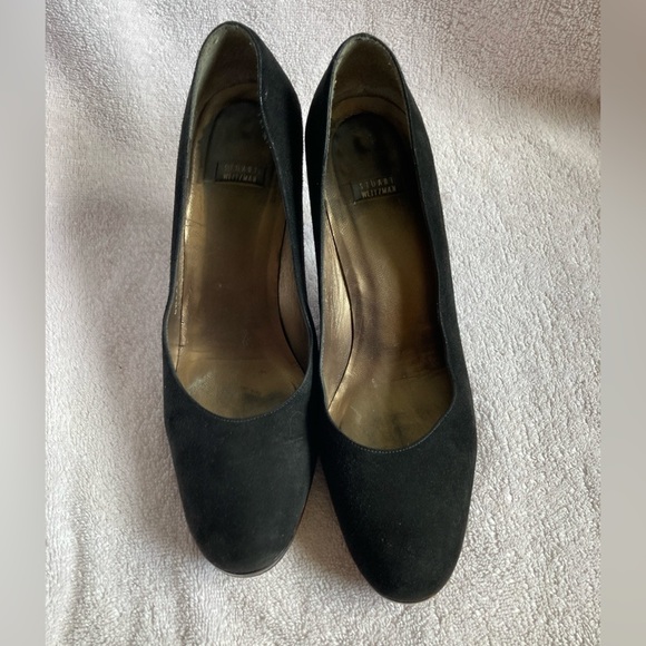 Stuart Weitzman Shoes - Stuart Weitzman Black pumps size 9B